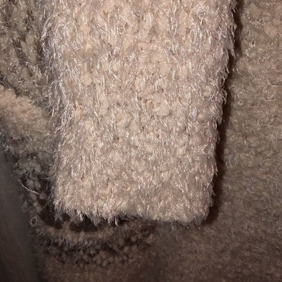 Between me & you S Oversized Chenille Knit Eyelash Long One Button Sweater - Picture 6 of 12